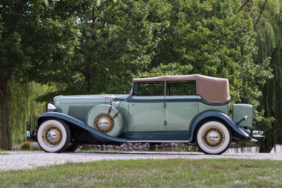  Auburn 8-105 Salon Dual Ratio Convertible Sedan 1933 года  (фото 19 из 48)